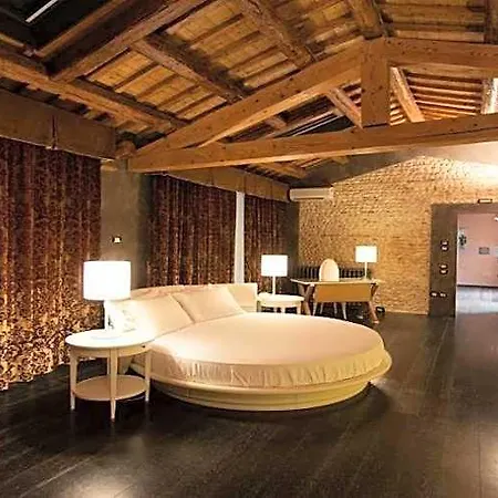 Solaris & Hotel