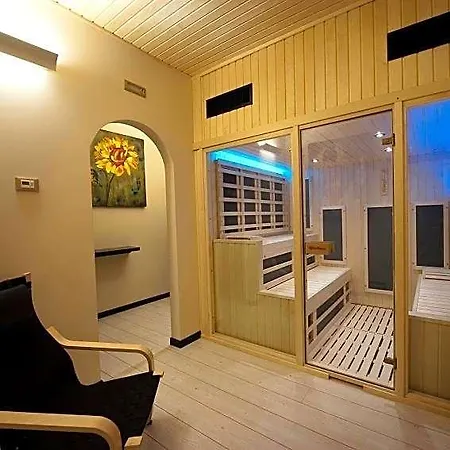 Solaris & Hotel