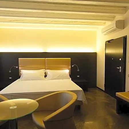 Solaris & Hotel 4*