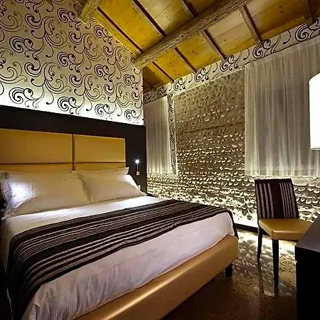 Solaris & Hotel